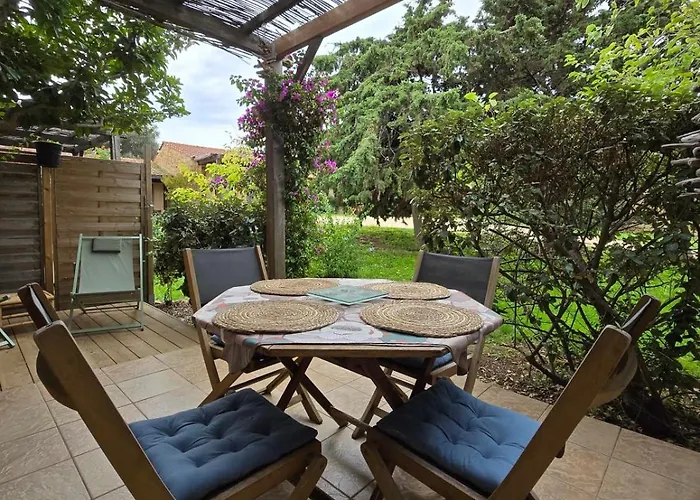 Mini Vue Jardin Dans Calme Wifi Piscine A Pied 赛拉蒂费罗